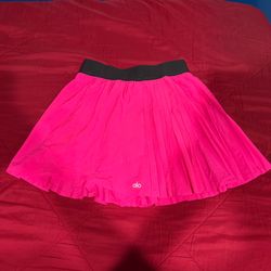 SIZE SMALL WOMAN Alo Pink Pleated Tennis Skirt