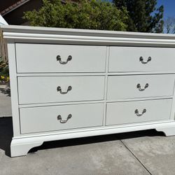 White 6 Drawer Dresser Chest of Drawers Furniture Great Condition 