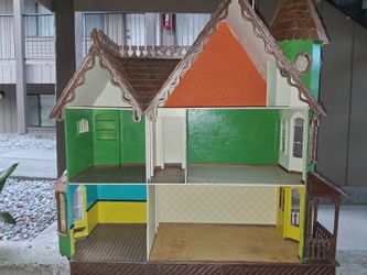 Doll House 1981 MCKINLEY