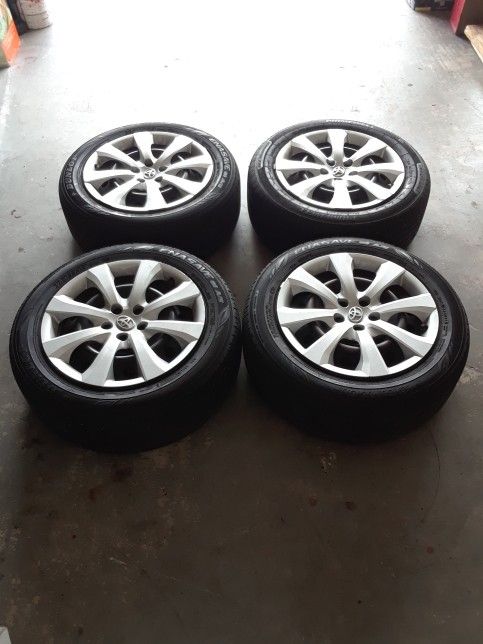 Aros Llanta Y Tapacubos Original Toyota Corolla 2020