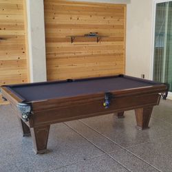 1981 Brunswick Heirloom, championship pool table