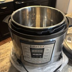 Instant Pot Lux 6-in-1 Electric Pressure Cooker