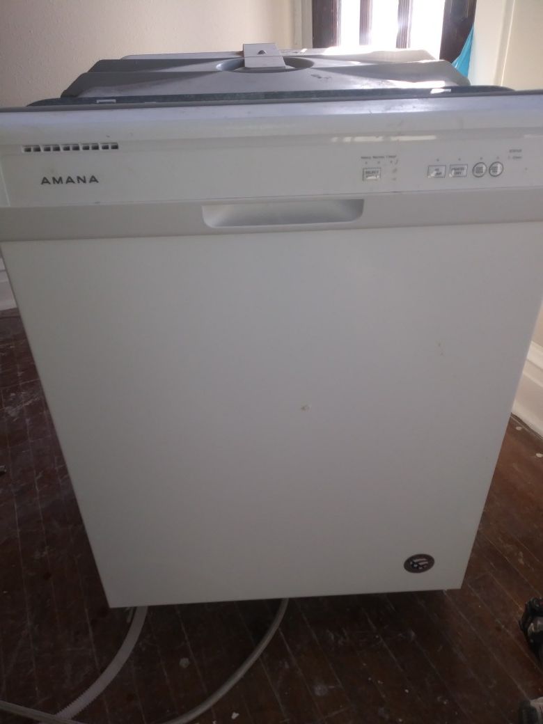 Amana Dishwasher good condition very clean