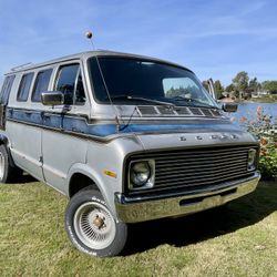 1977 Dodge Shorty Van B200 Tradesman Survivor Boogie Street