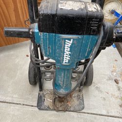  Makita 15 Amp 1-1/8 in. Hex Corded 70 lb. 1 Bit Only And Carry Car Breaker Hammer 