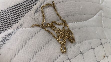 14kt gold chain (broken/fixable)