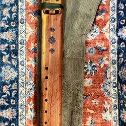 Native American Style Drone Flute-Eb @ 432hz-Red Aromatic Cedar/Old Growth Spruce Bird & Lapis Lazuli Inlay w/Cloth Bag  