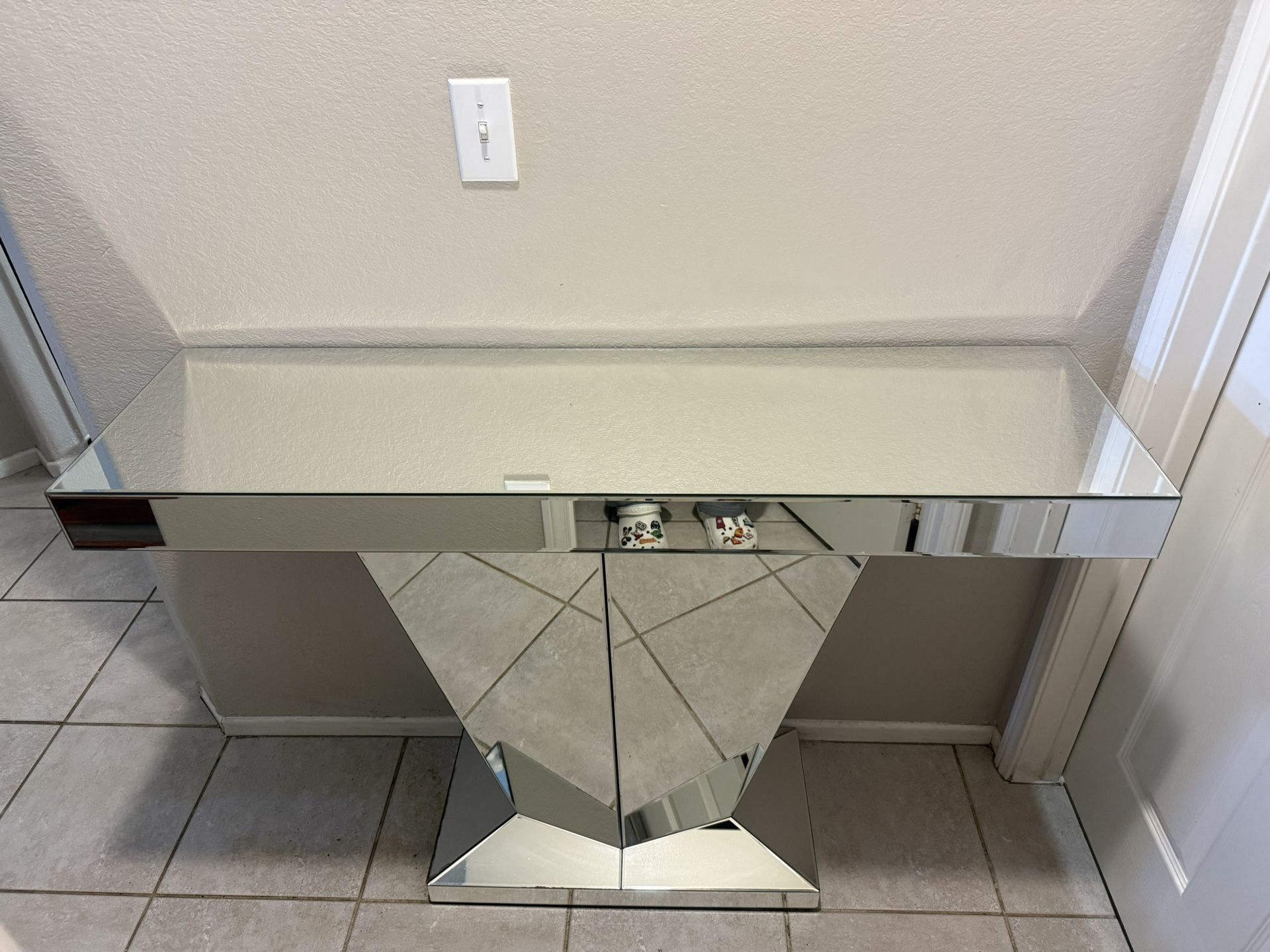 Glass/ Mirror Table 