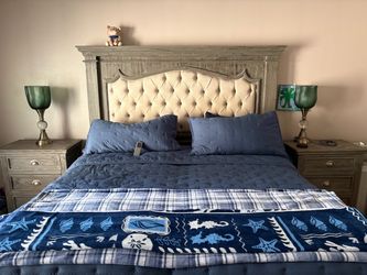 King sized sleep number bed with controller