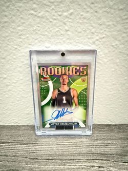 Victor Wembanyama Topps Finest Rookies Auto RC