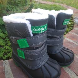 New Cat & Jack Snow Boots Sz 6t....$15