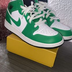 Jordan 1 Mid Lucky Green