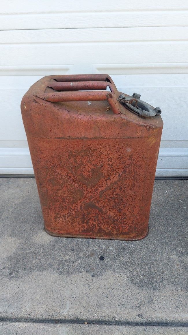 5 gallon gas can. Jerry can. really old. but works. txt me