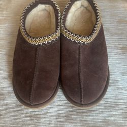 Brown UGG Tazzmans