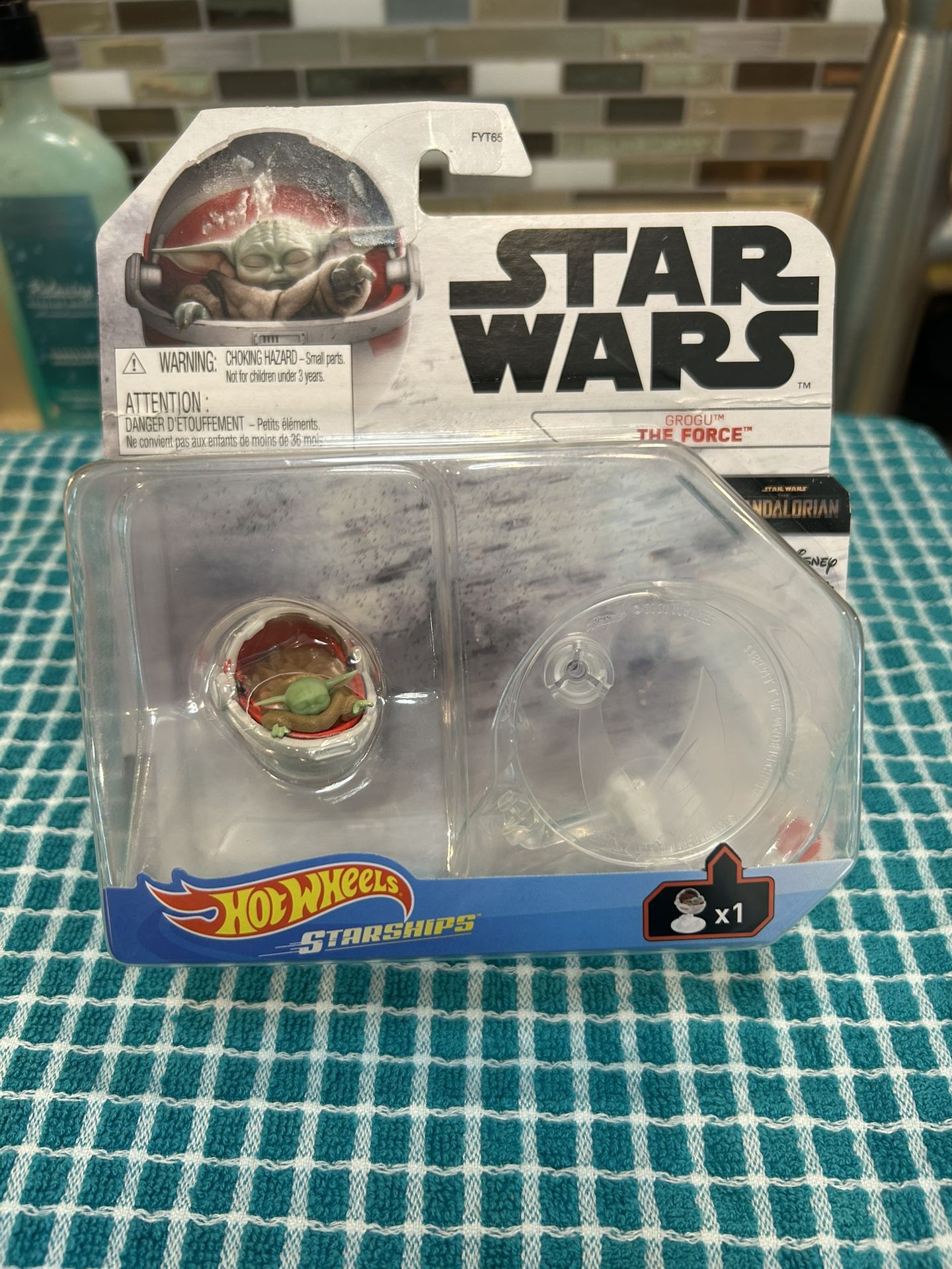 NEW! Hot Wheels Star Wars Starships The Mandalorian The Child Hover Pram