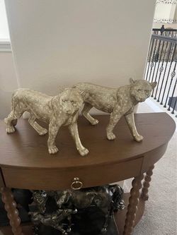 Gold leopard cheetah statues home decor - set of 2