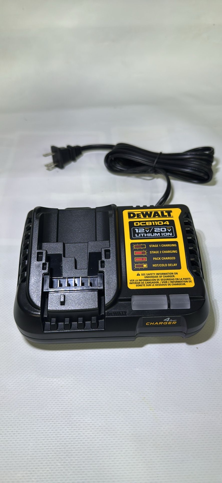  Dewalt 12 Volt - 20 Volt Max Lithium Ion 4 Amp Battery Charger