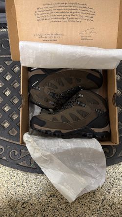 HI -TEC XLR8 Men’s Hiking Shoe With Michelin Sole Size 9