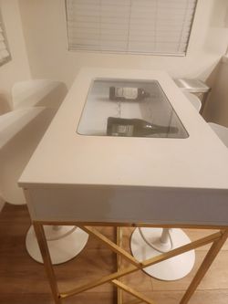Bar Table And 4 Bar Stools