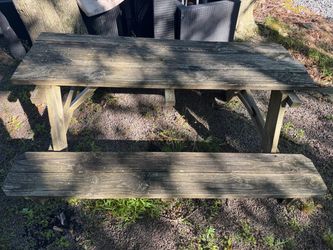 Picnic table