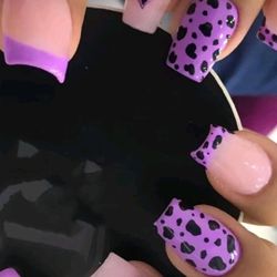 B2G1F 24-pcs. Short Square Leopard Heart Press On Nails