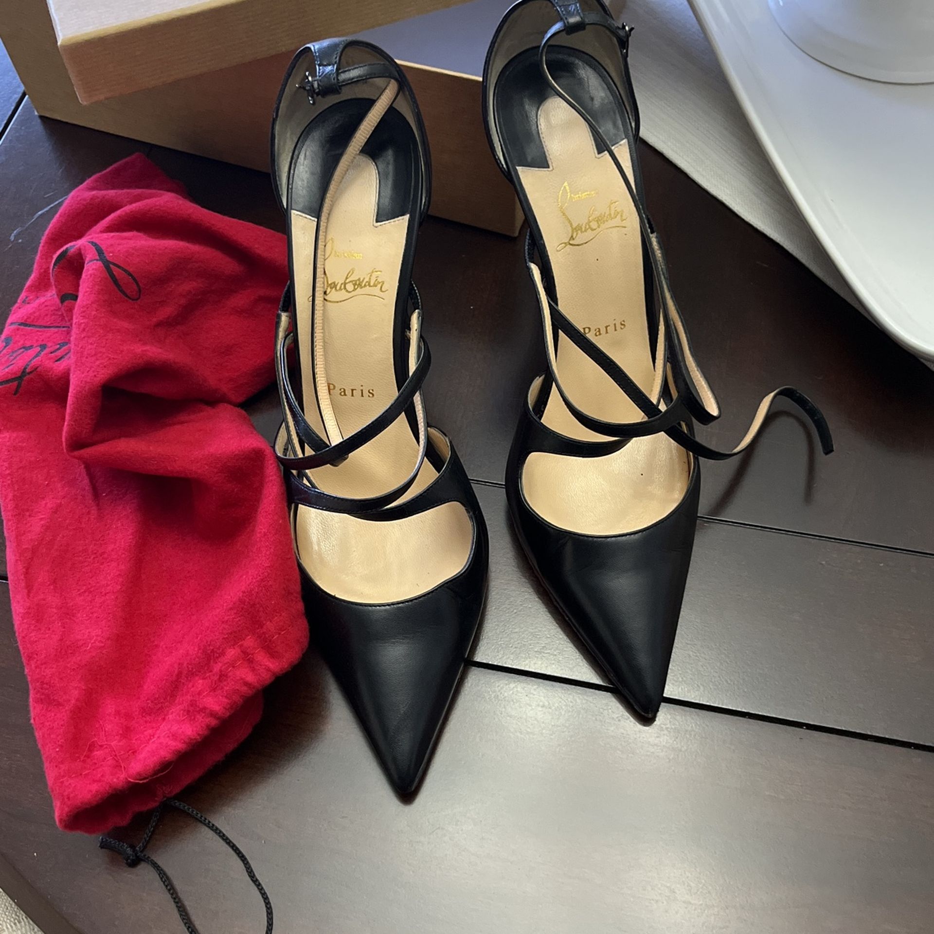 Louboutin Black Pumps