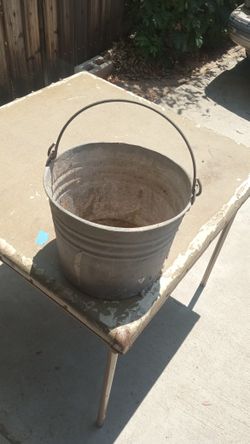 Vintage No.8 Metal Bucket