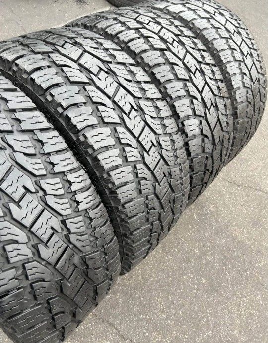 35X12.50/R18 Tires Con 80% De Vida Las 4 De La Marca TOYO