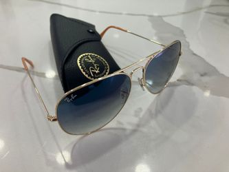 Elegant aviator frames! $80 like new. Delivery 🚚 available!