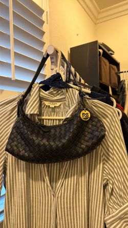 black small shoulder bag