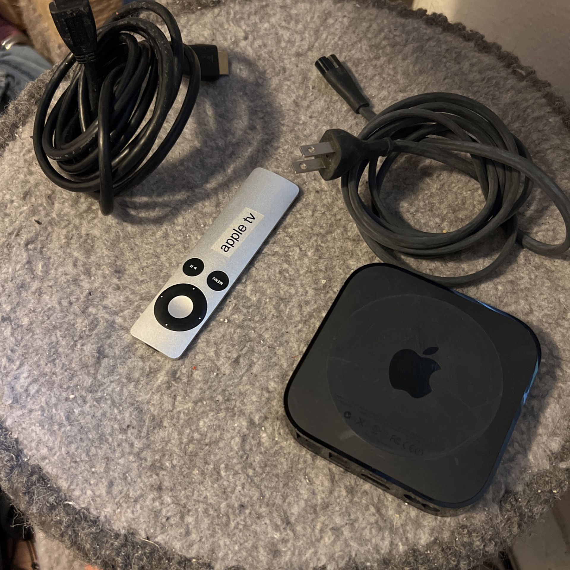 Apple Tv 32gb W/hdmi, Remote, And Power Cord