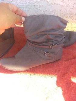 Nice flat grey boots