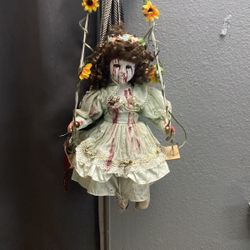 Dead Dolls Scary Decor