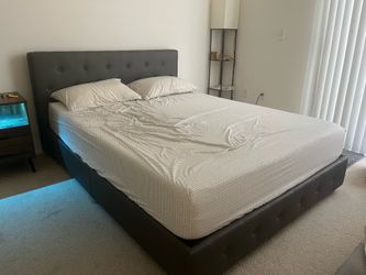 Tufted Upholstered Queen Platform Bed Frame
