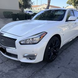 2015 Infiniti Q70 L 