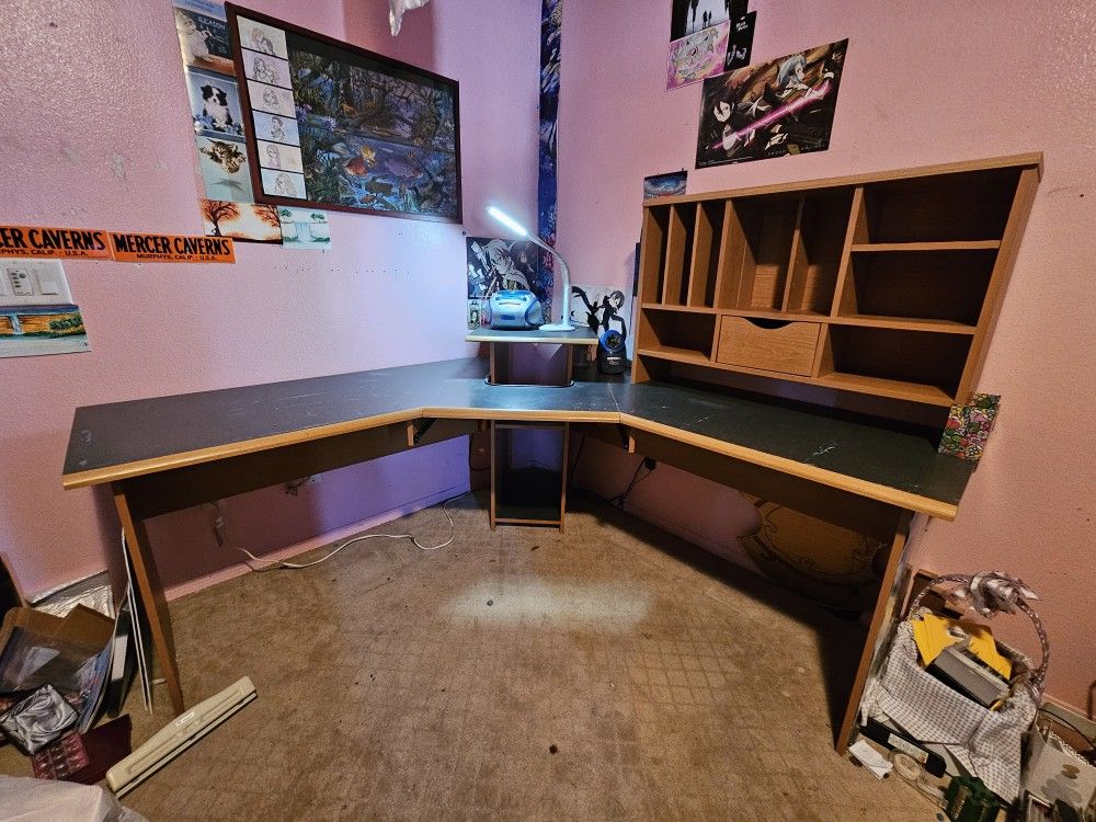 Corner Desk With Hutch And Shelves