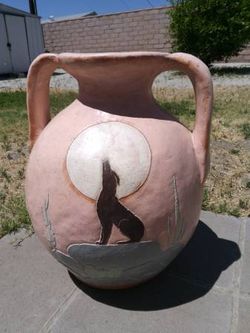 Vintage plaster of paris floor vase with desert scene beautiful very nice and heavy plaster of paris like new located in palm springs ca