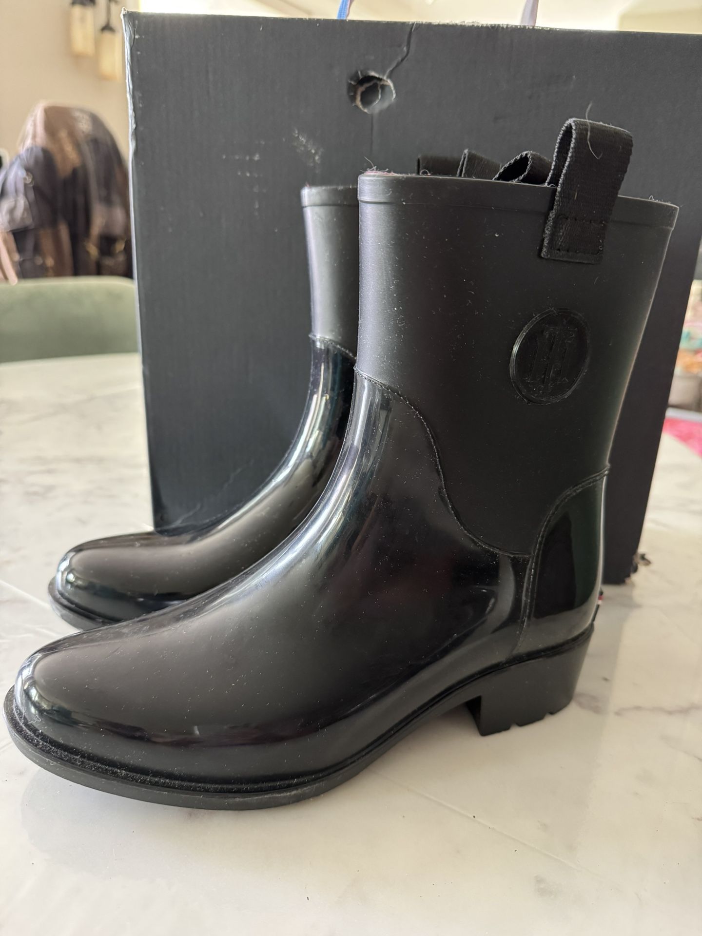 Tommy Hilfiger Rain Boots Size 7