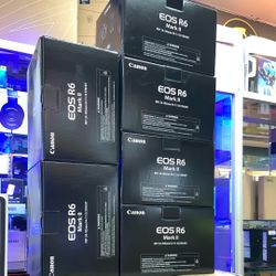 Canon R6 II With 24-105mm Lens < Valentines Day Special 