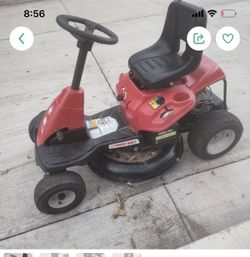 Tractor. Bueno Para Su Yarda 