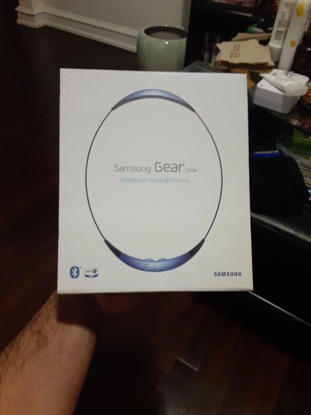 Samsung Gear Circle Wireless Headphones