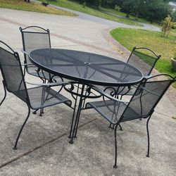 Outdoor 4 Chairs / Table Wrought Iron Patio Dining Set