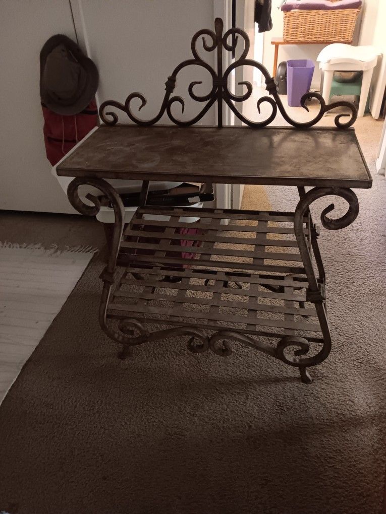 Stand/shelf