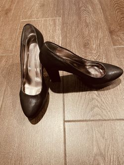 Calvin Klein Platform Black Leather Pump 8.5