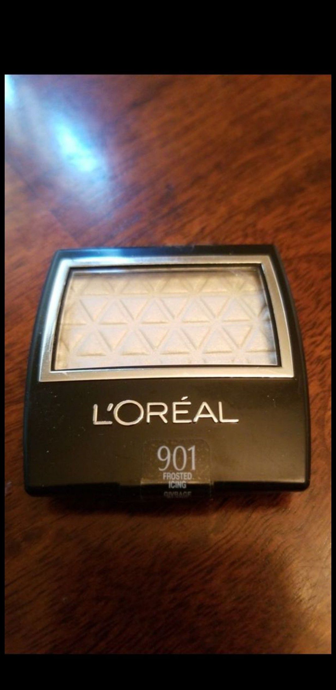 L'oreal eyeshadow Frosted Icing