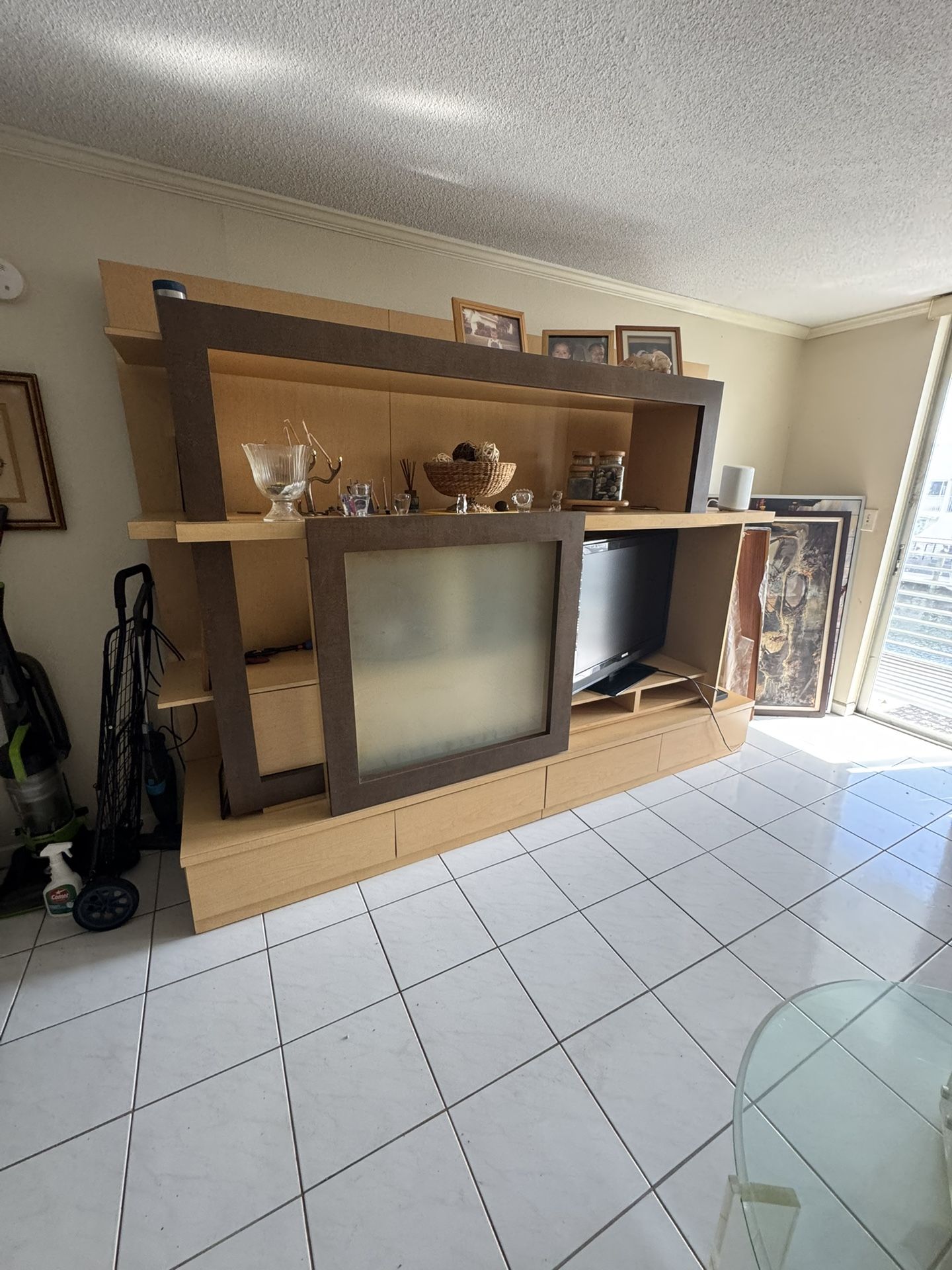Wall Unit