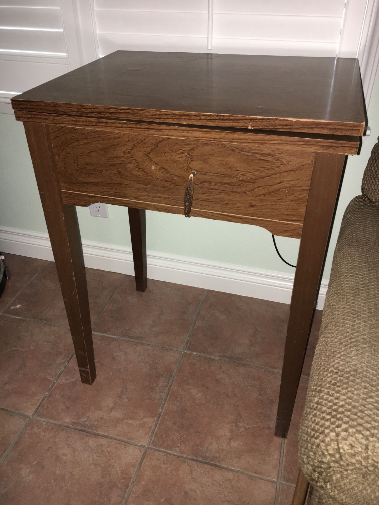 70s Vintage Singer Sewing Machine
