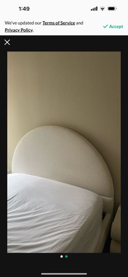 Queen Bed/ Cream boucle With 2 Nightstands