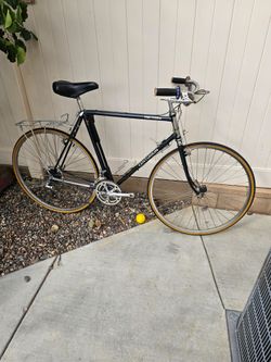 Vintage centerion on pro tour 15 road bike.
