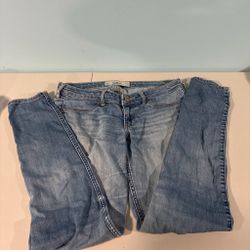 Hollister Light Wash Jeans Size 27